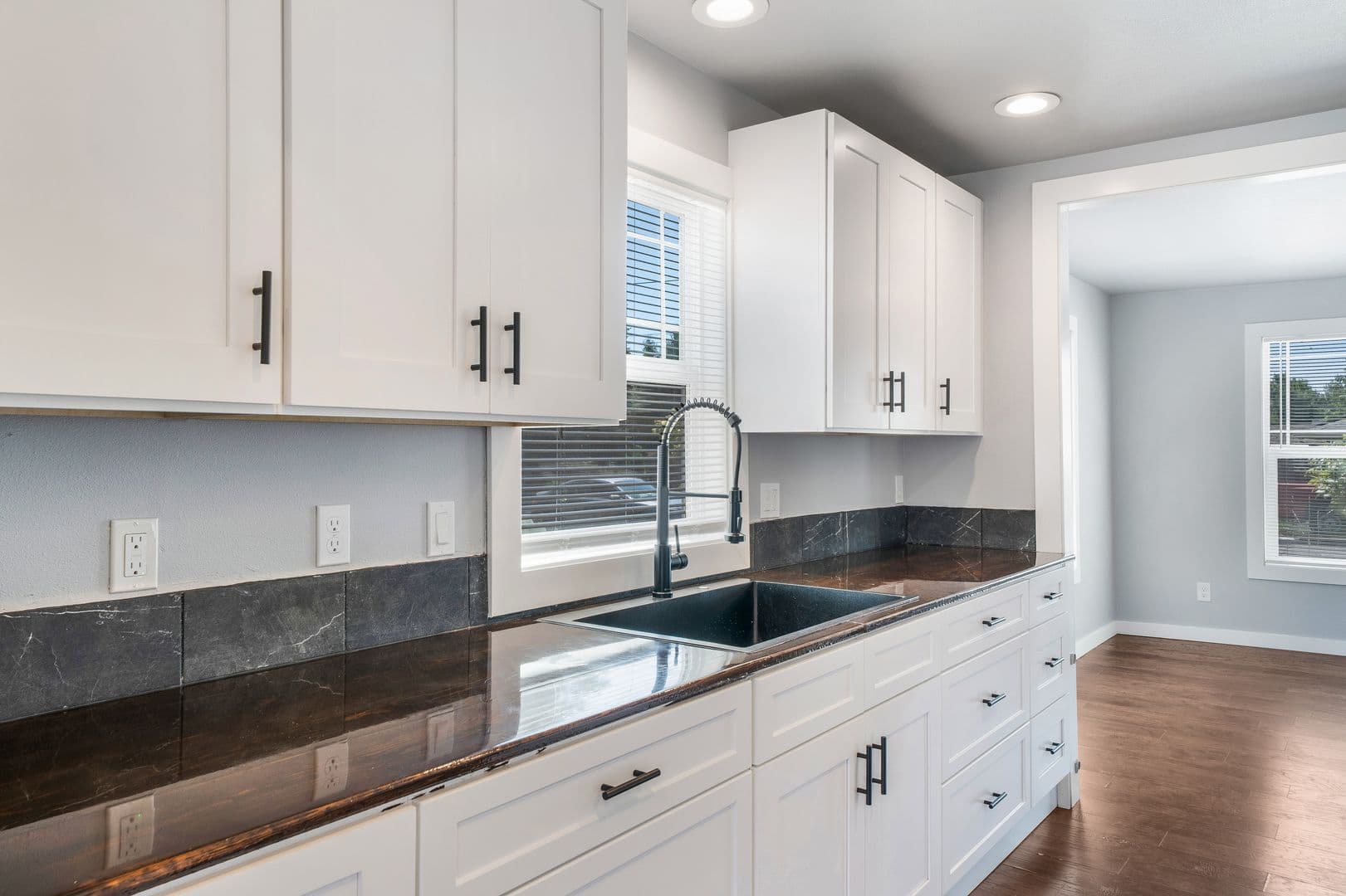 Independence Apartment: 415 S 11th Street