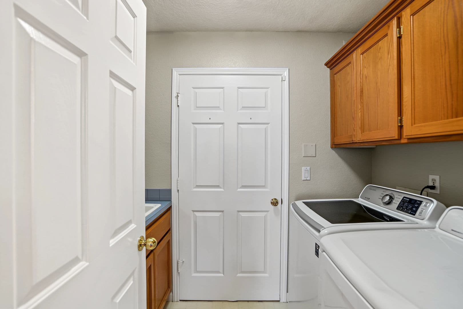Salem House: 4468 Countryside Ct NE