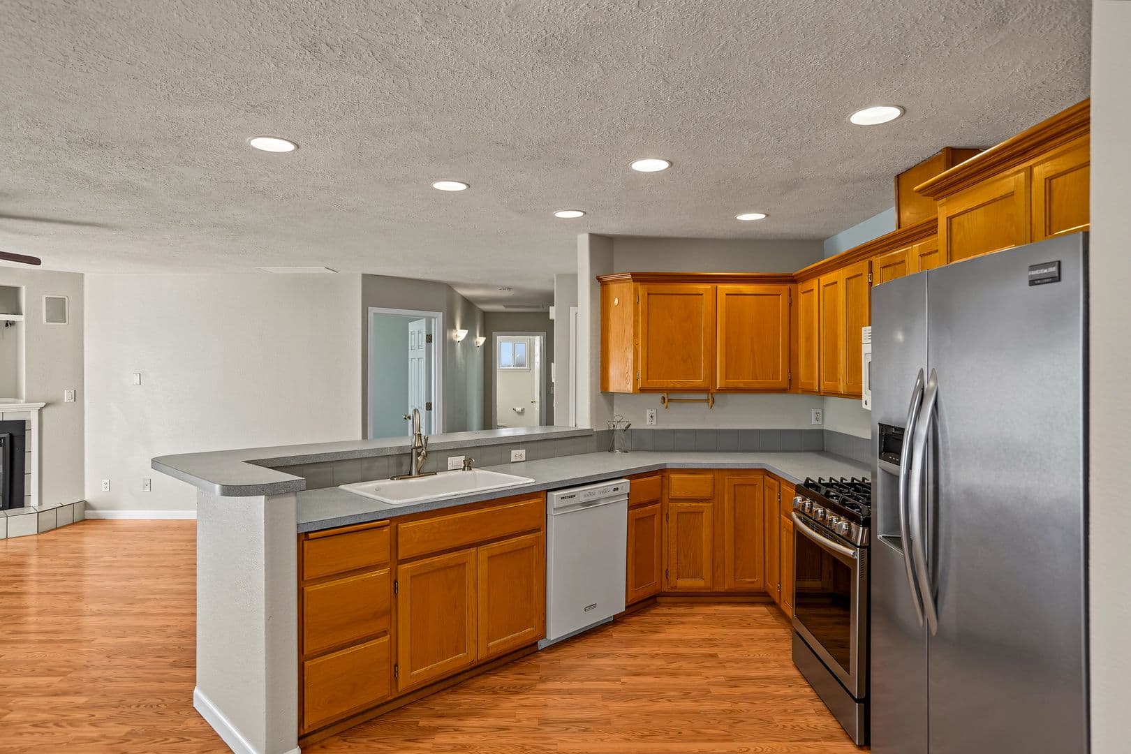 Salem House: 4468 Countryside Ct NE