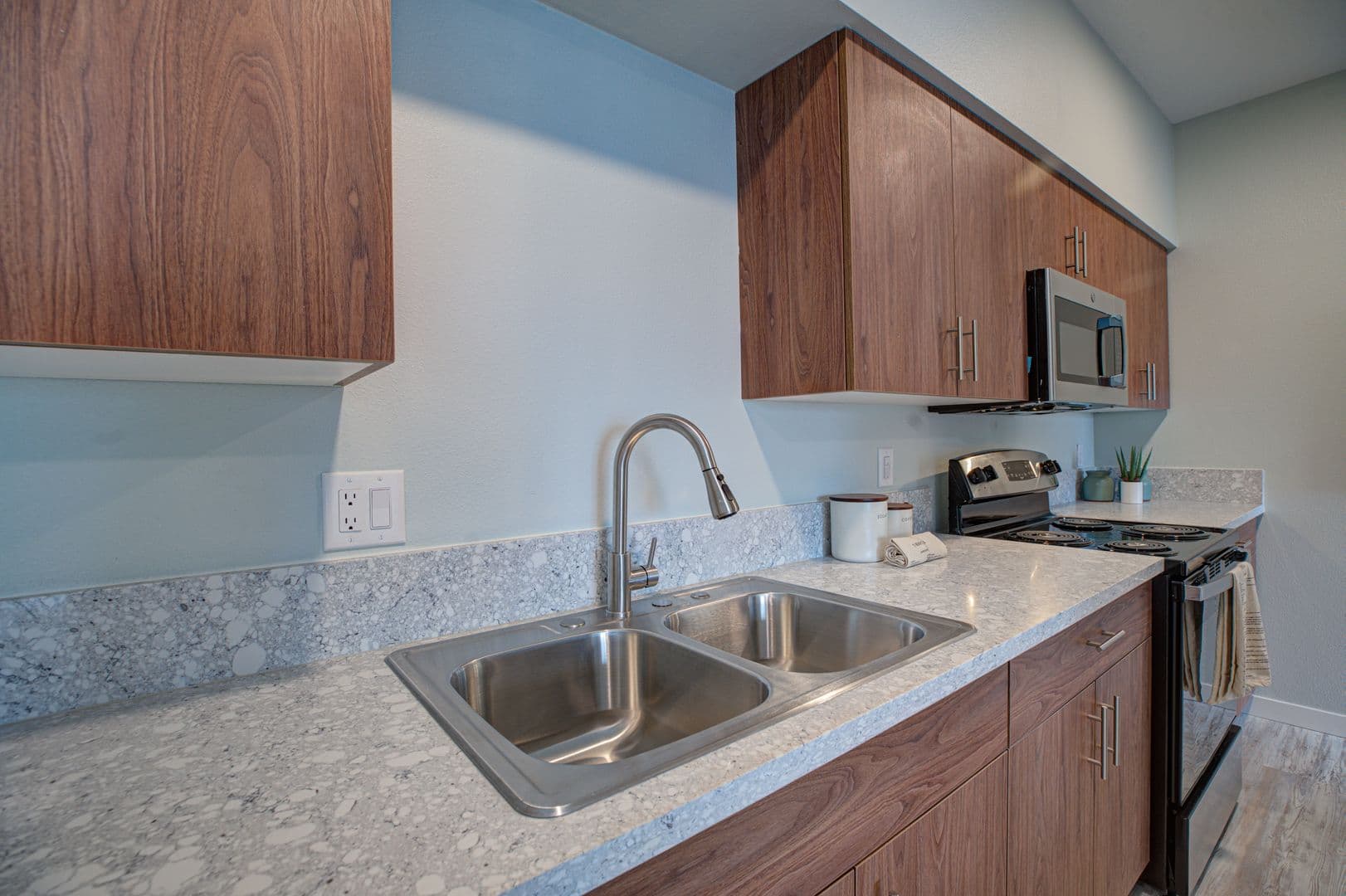 Molalla Apartment: 13001 S Crompton Lane