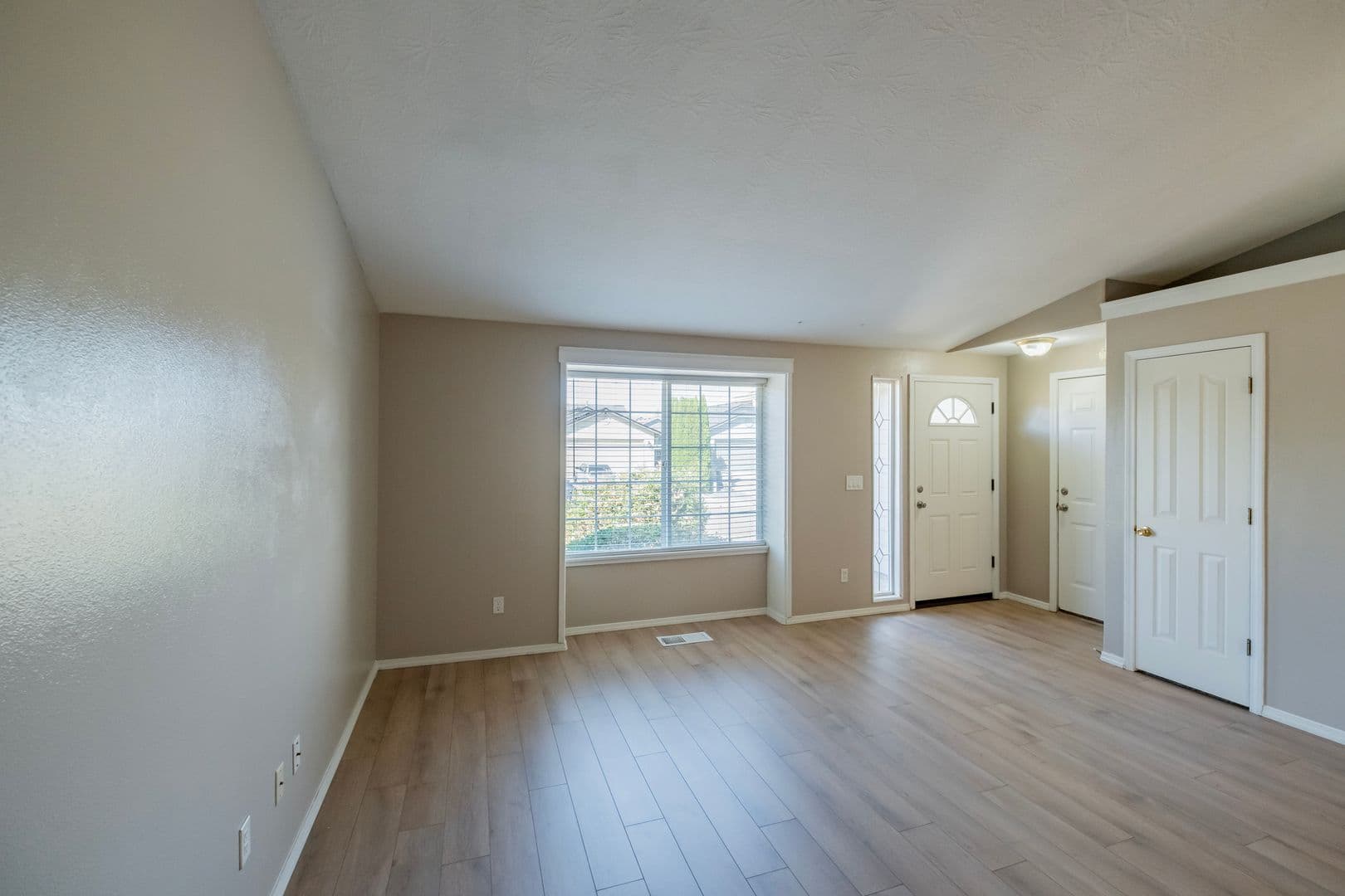 Albany House: 3234 23rd Avenue Southeast