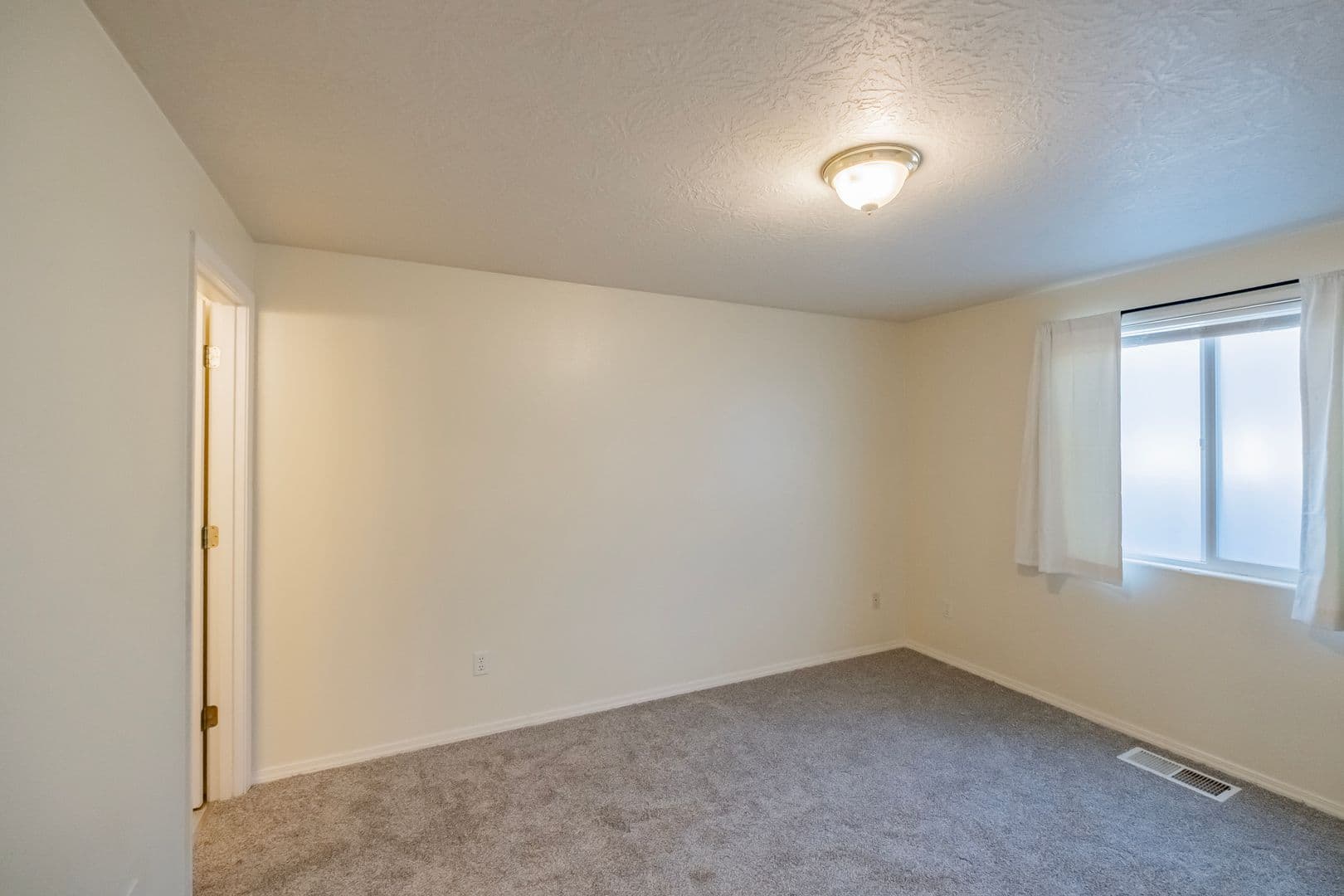 Albany House: 3234 23rd Avenue Southeast