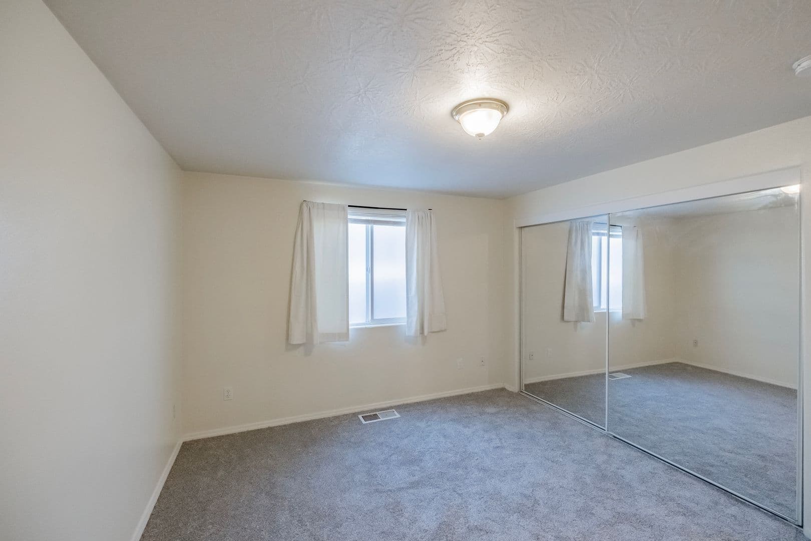 Albany House: 3234 23rd Avenue Southeast