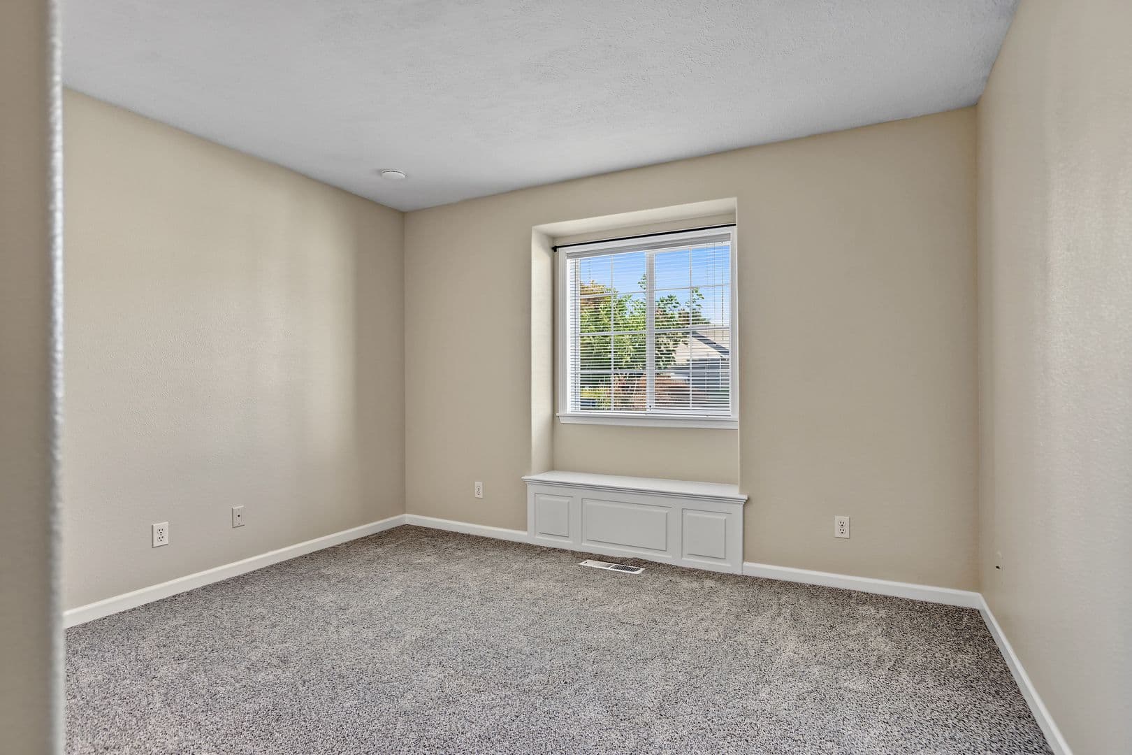 Salem House: 4468 Countryside Ct NE