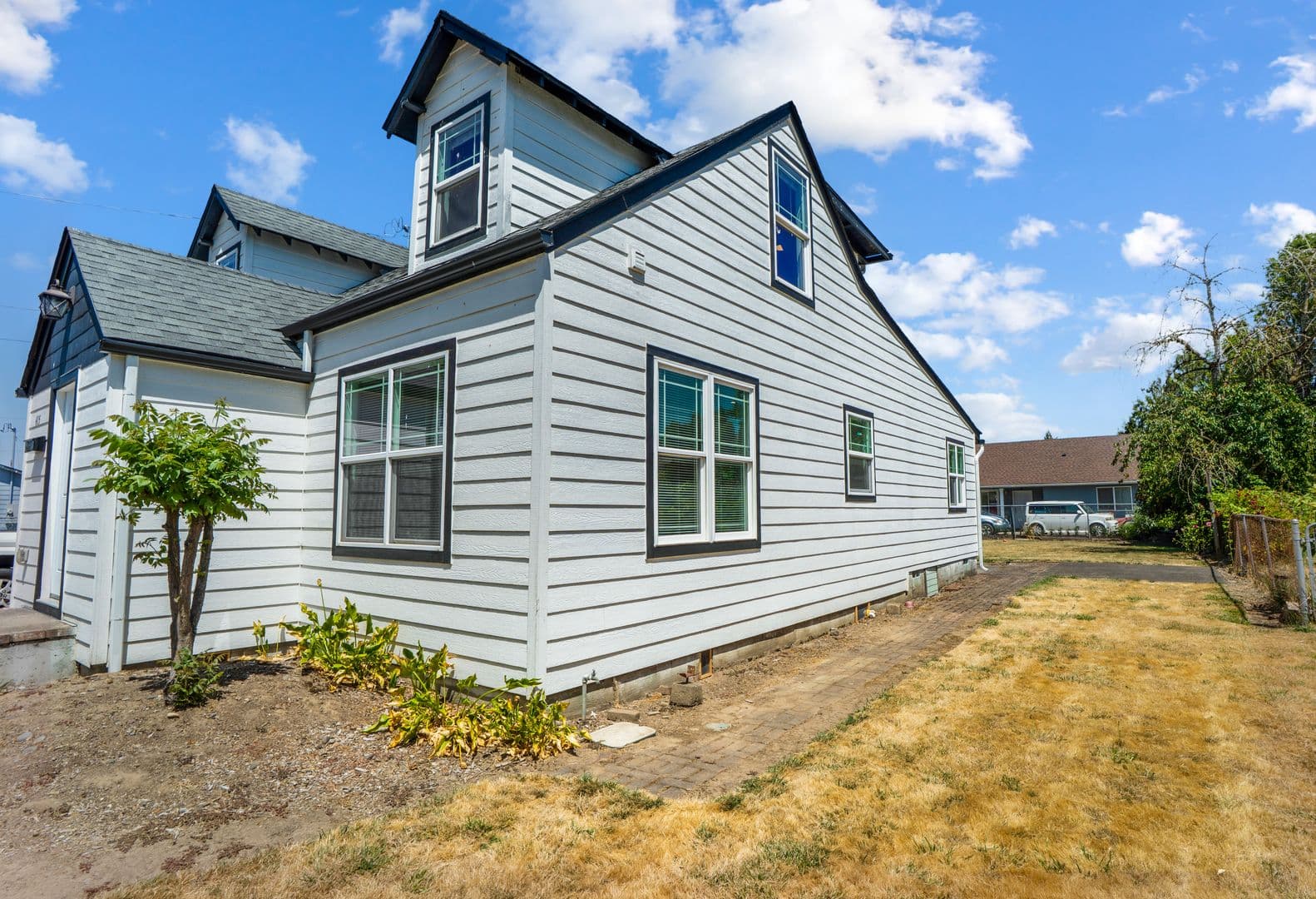 Independence Apartment: 415 S 11th Street