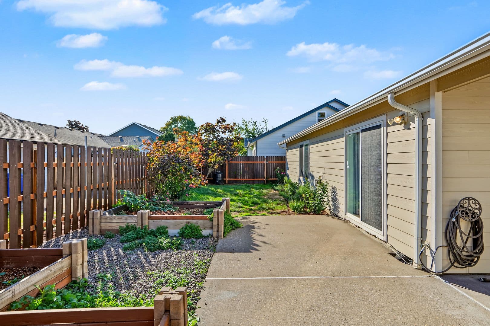 Salem House: 4468 Countryside Ct NE