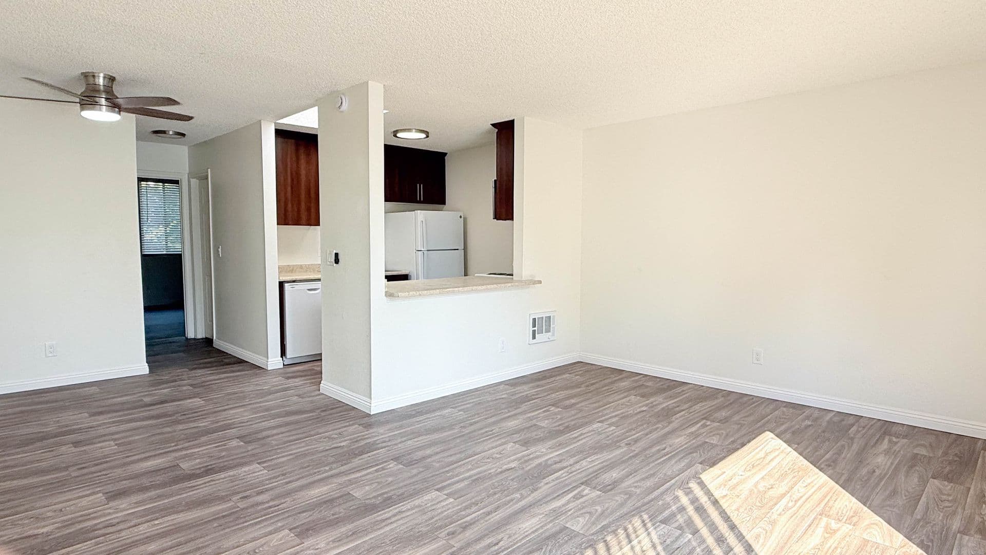La Mesa Apartment: 5333 Baltimore Dr