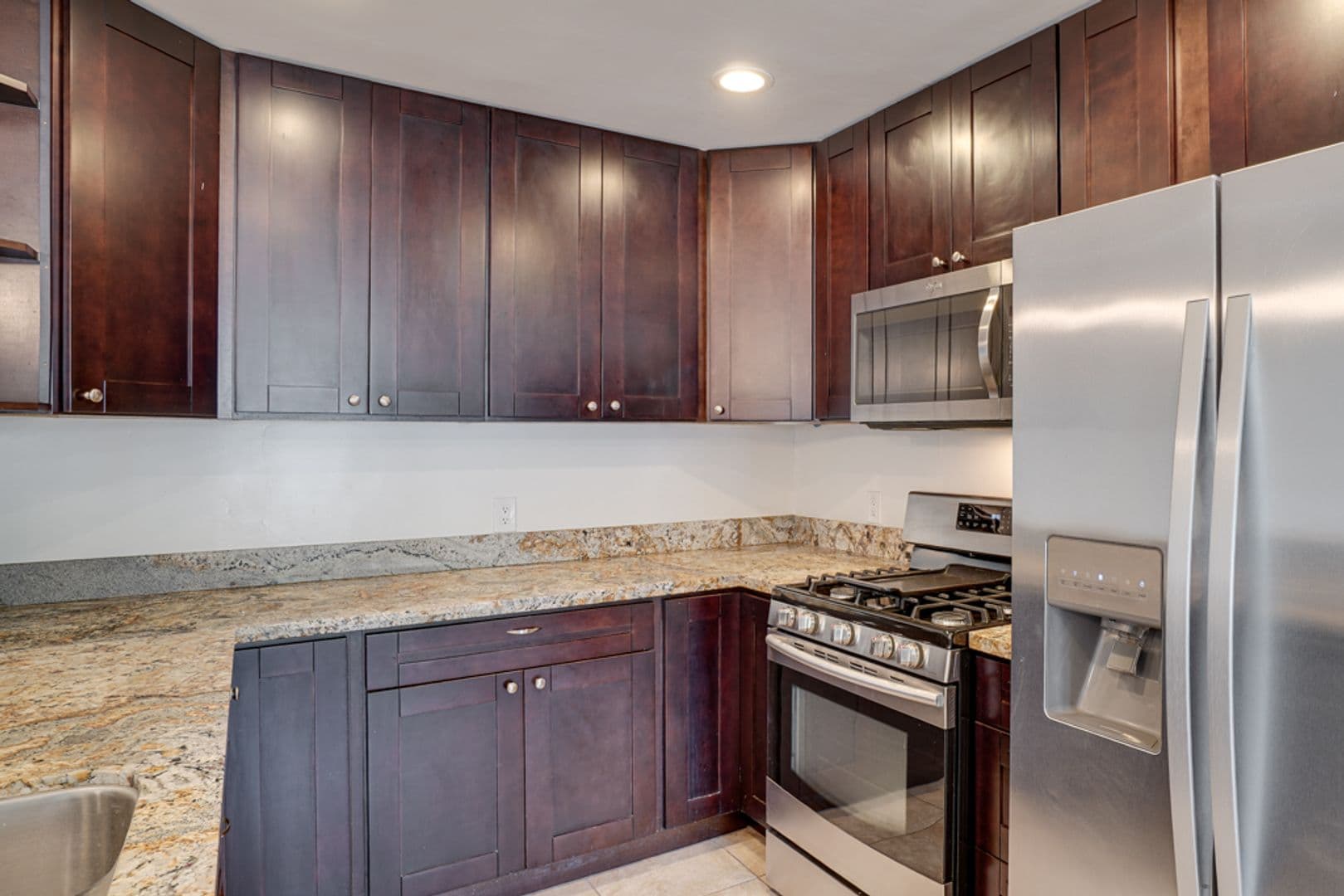 La Mesa Apartment: 4566 Date Ave