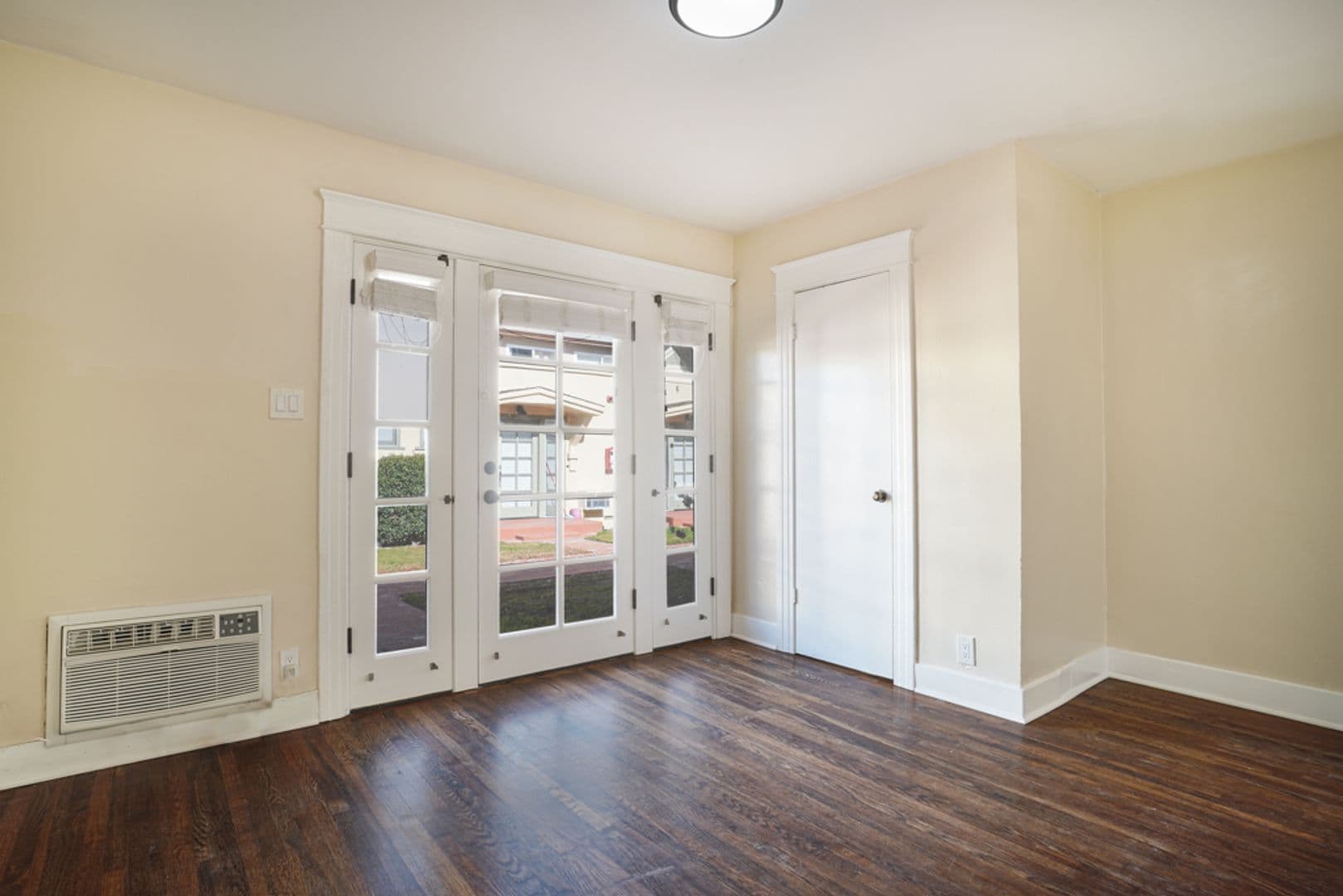 San Diego Apartment: 4260 Campus Ave