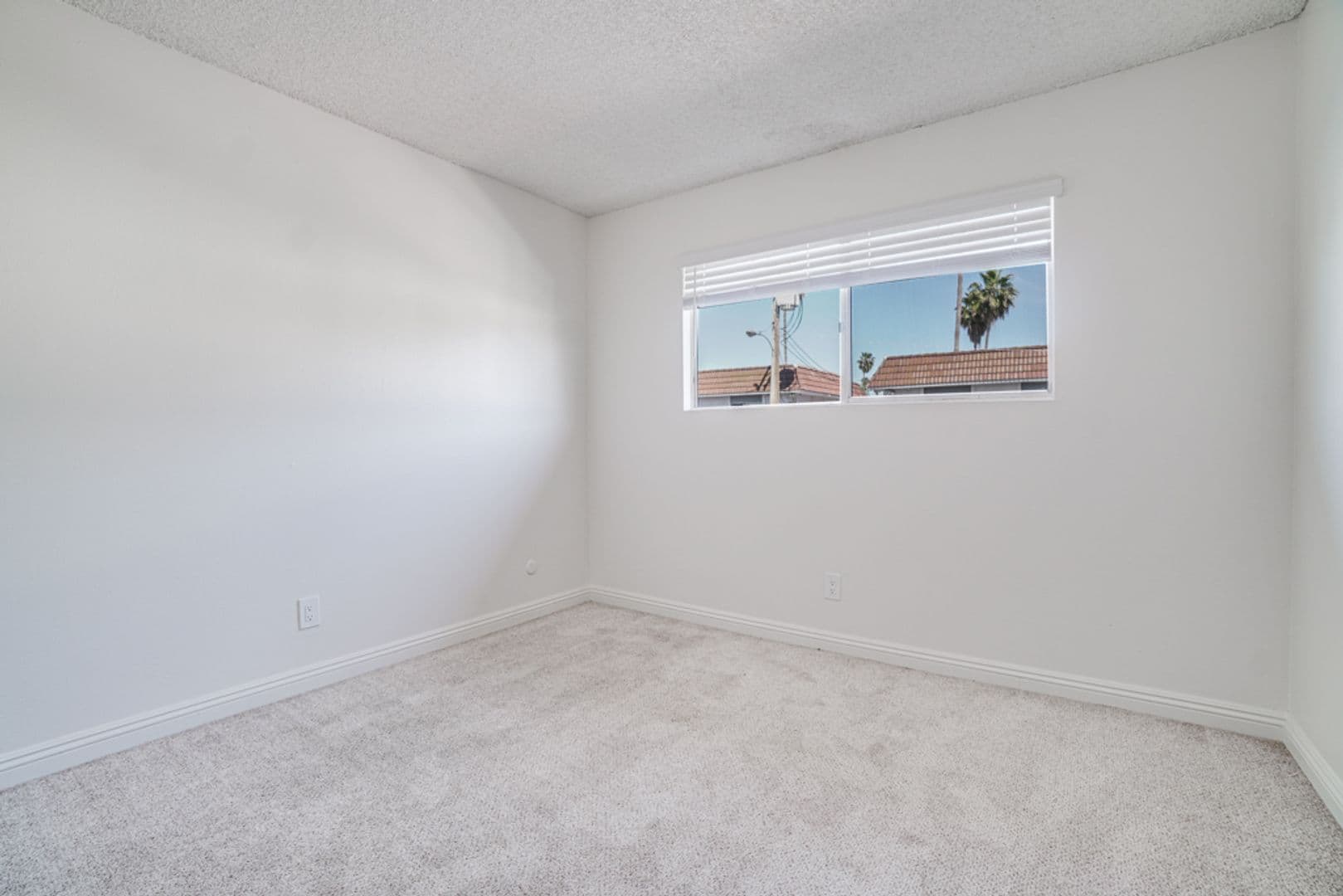 El Cajon Apartment: 1037 E. Lexington Ave