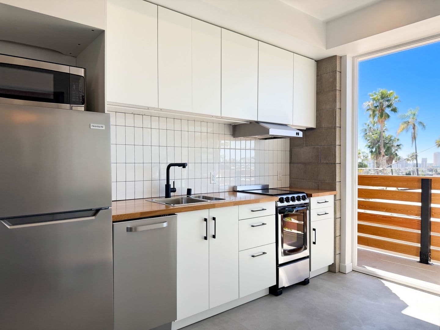 San Diego Apartment: 1520 Tyler Ave