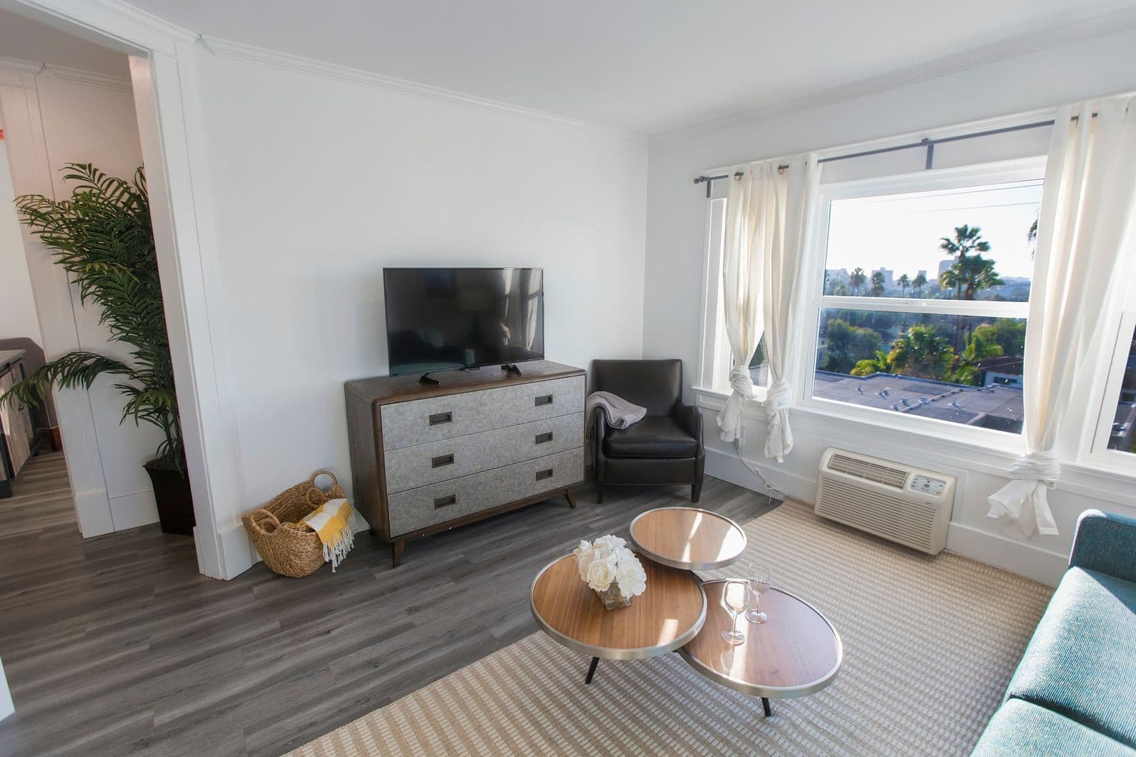 San Diego Apartment: 1520 Tyler Ave