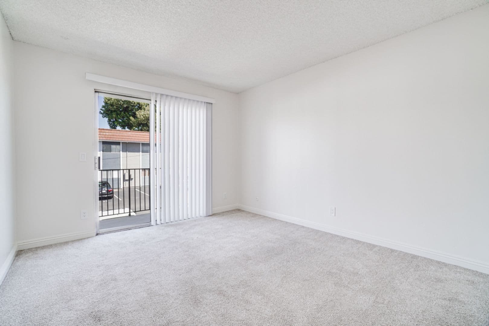 El Cajon Apartment: 1037 E. Lexington Ave