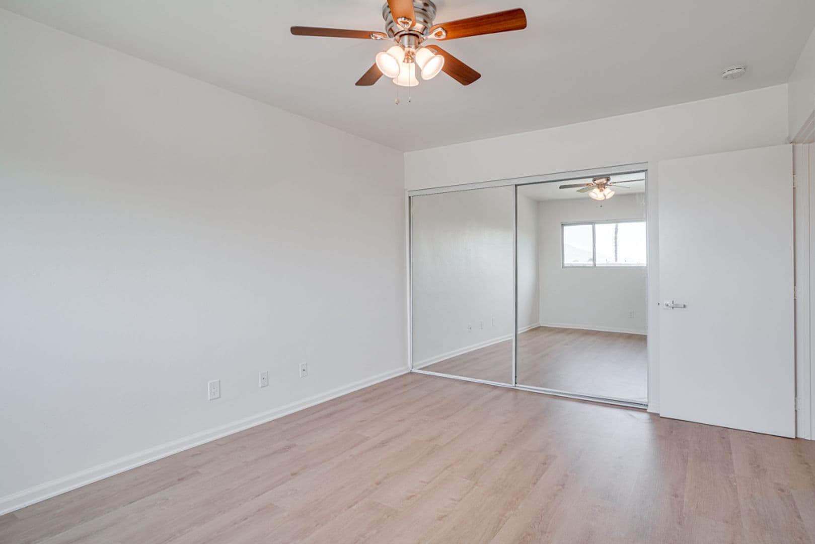 La Mesa Apartment: 4566 Date Ave