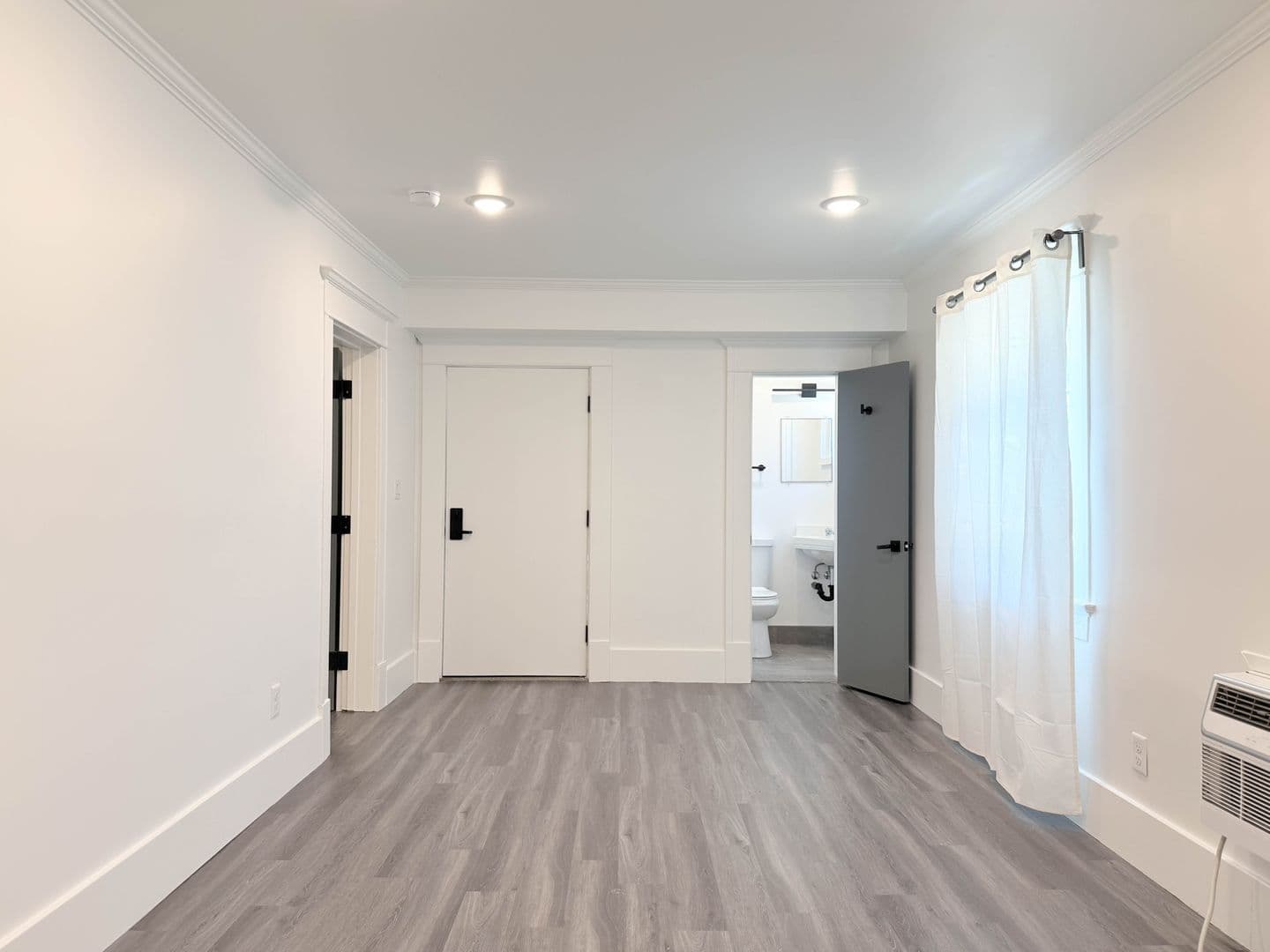 San Diego Apartment: 1520 Tyler Ave