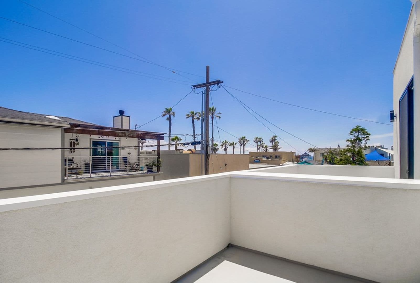 Imperial Beach House: 121 Date Ave
