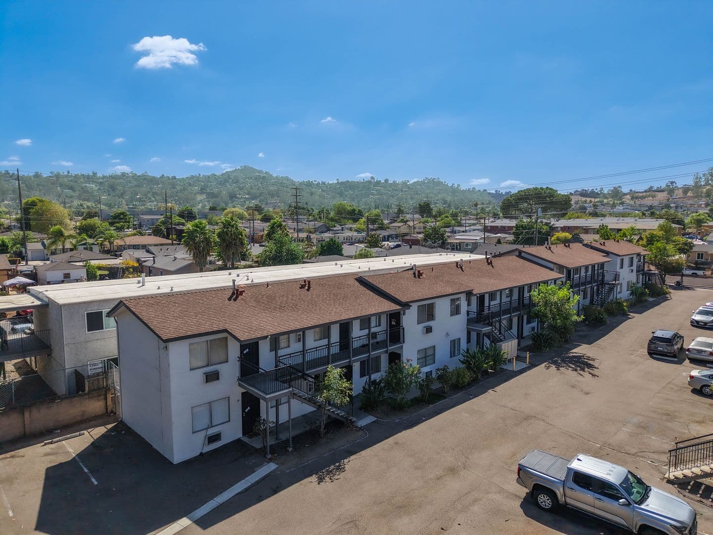 El Cajon Apartment: 639-655 Emerald Ave