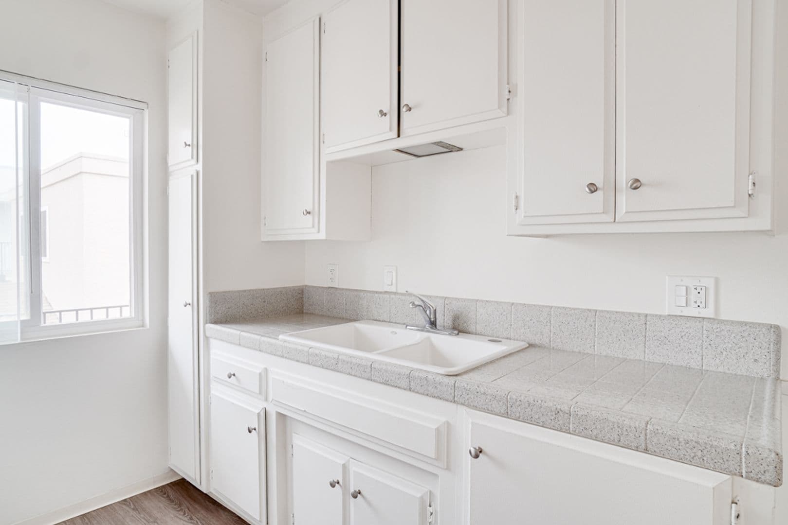 San Diego Apartment: 4736 Point Loma Ave