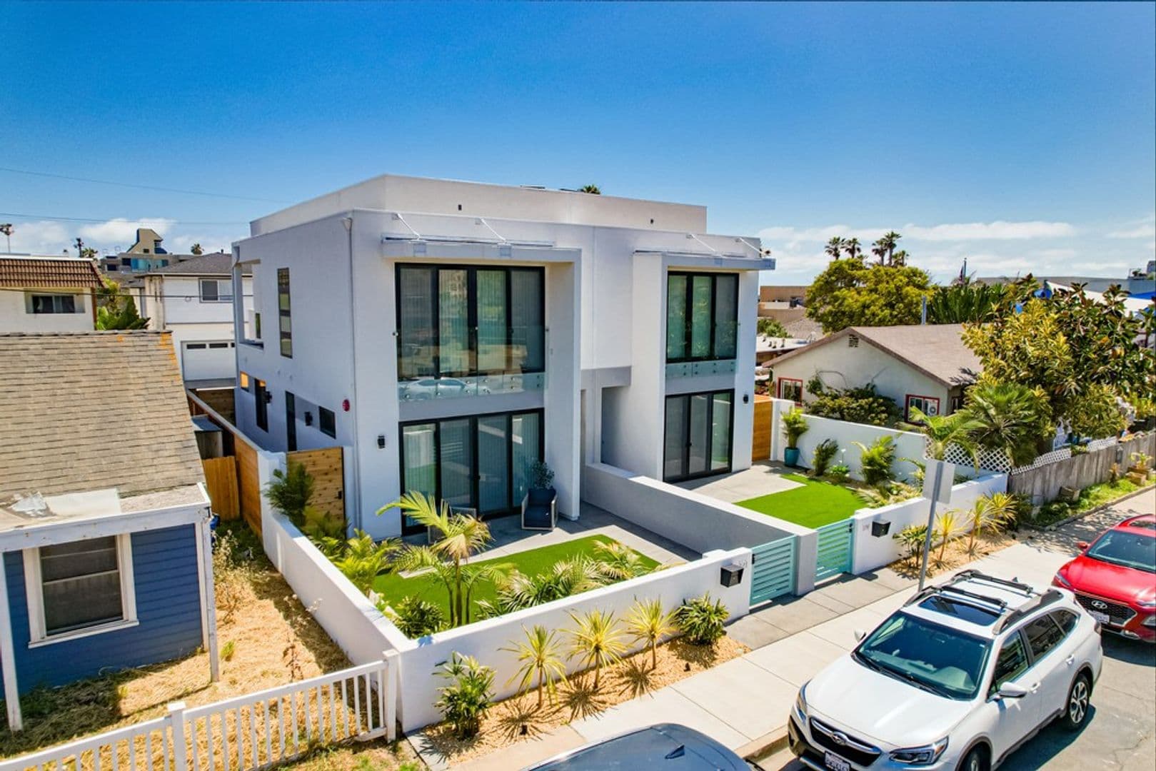Imperial Beach House: 121 Date Ave
