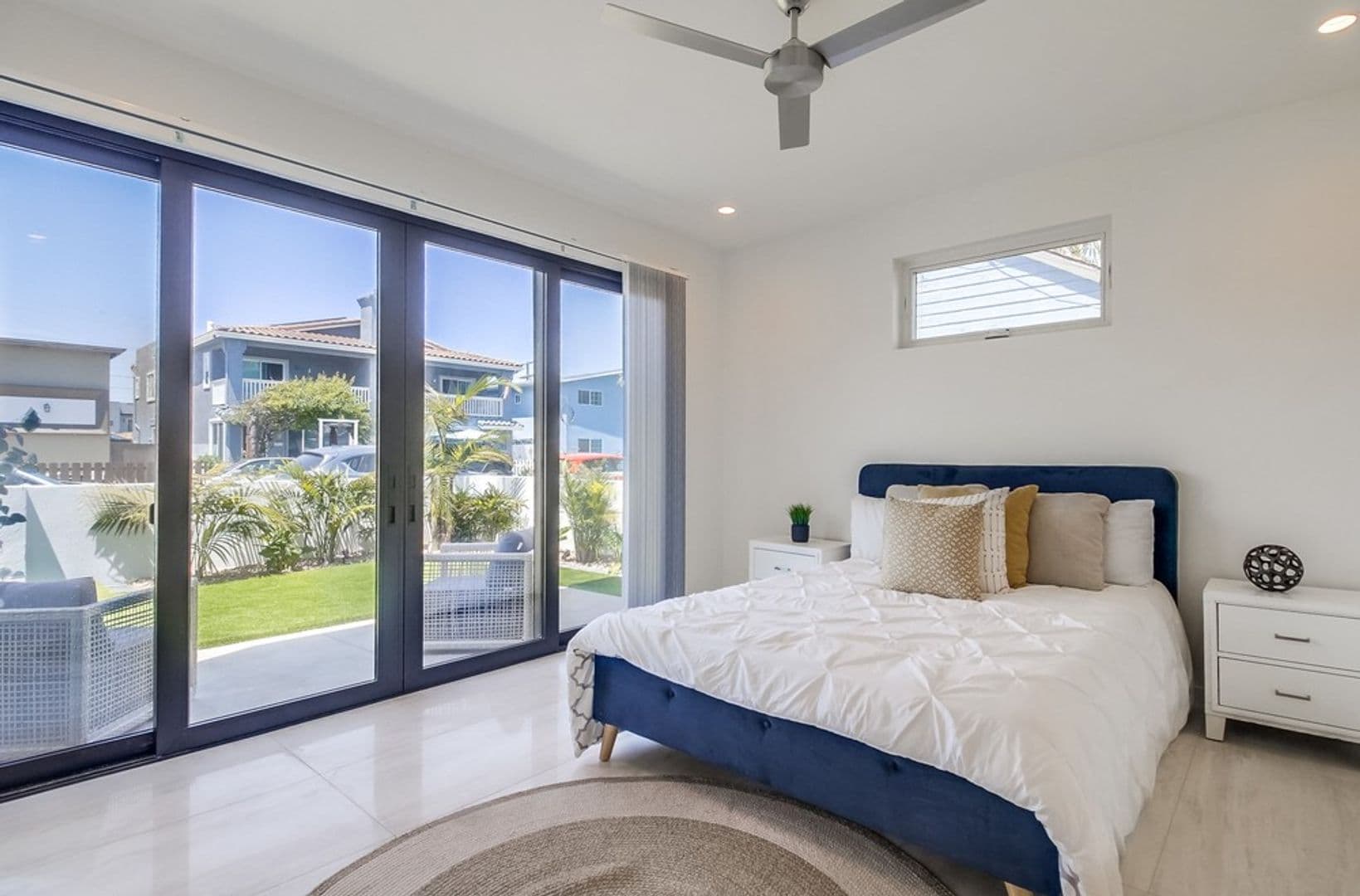 Imperial Beach House: 121 Date Ave