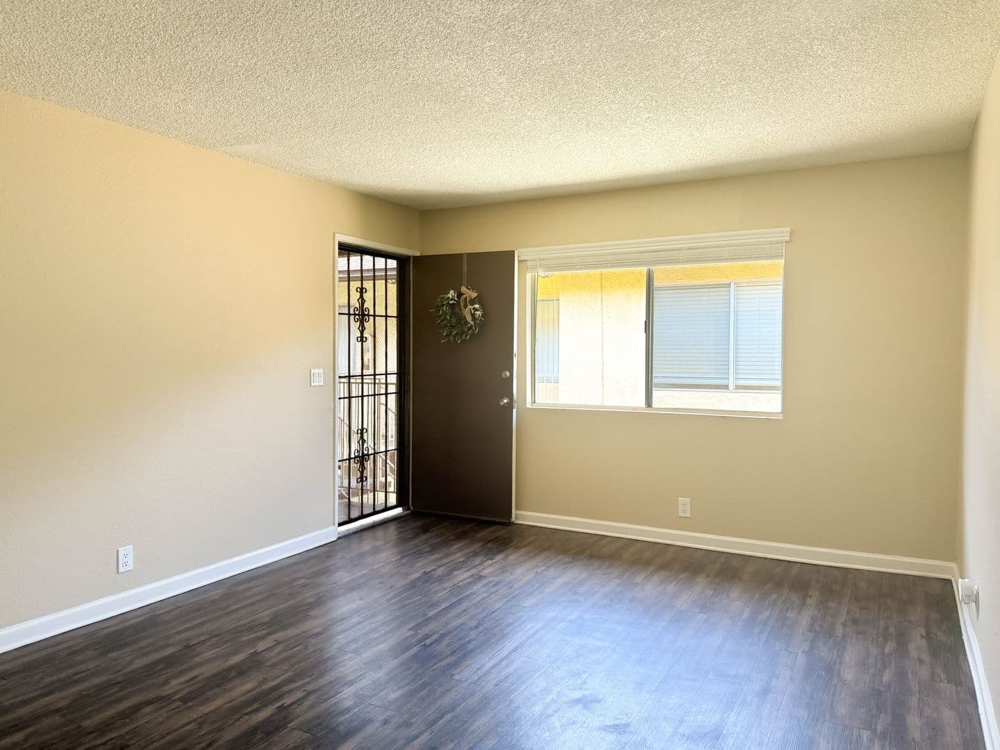 San Diego Apartment: 5460 - 5468 Imperial Ave