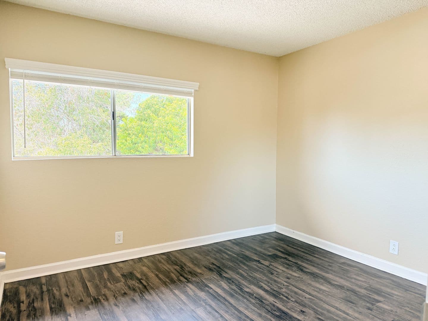 San Diego Apartment: 5460 - 5468 Imperial Ave