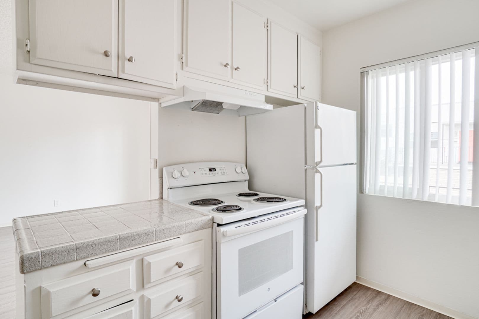San Diego Apartment: 4736 Point Loma Ave