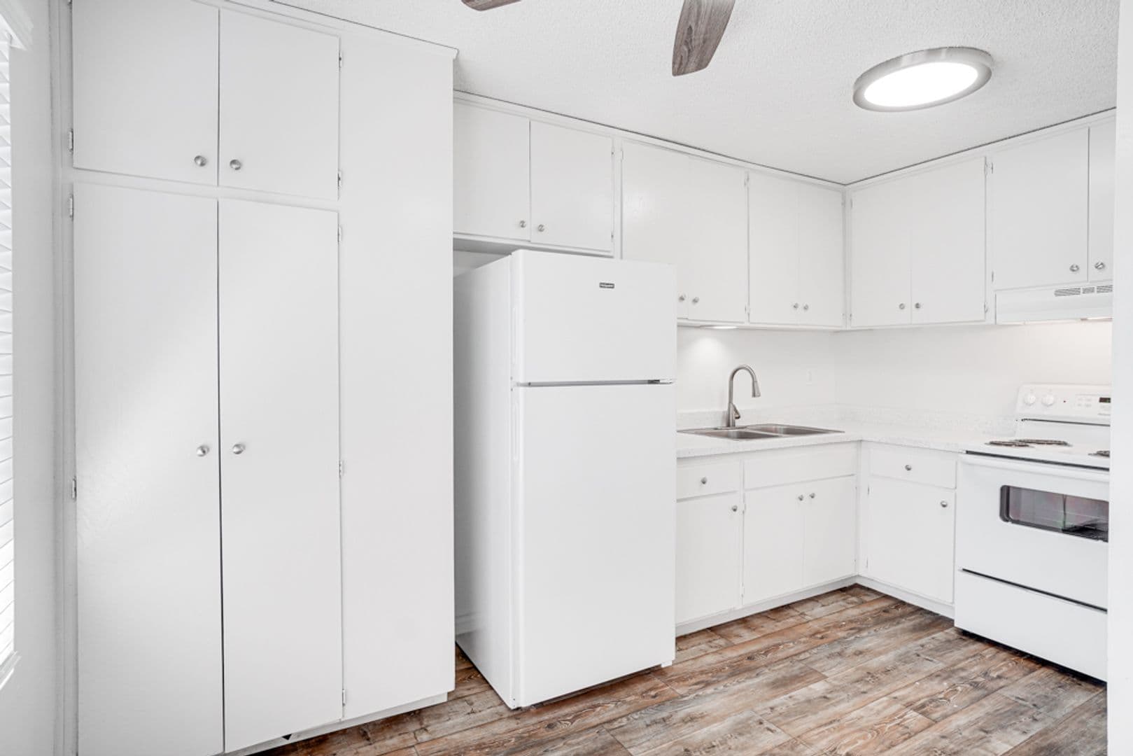 El Cajon Apartment: 1037 E. Lexington Ave