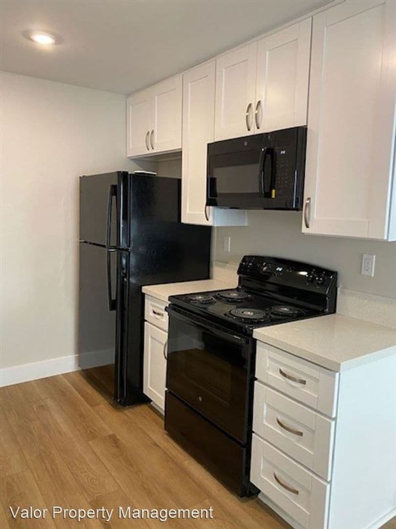 Imperial Beach Apartment: 285 Elder Ave