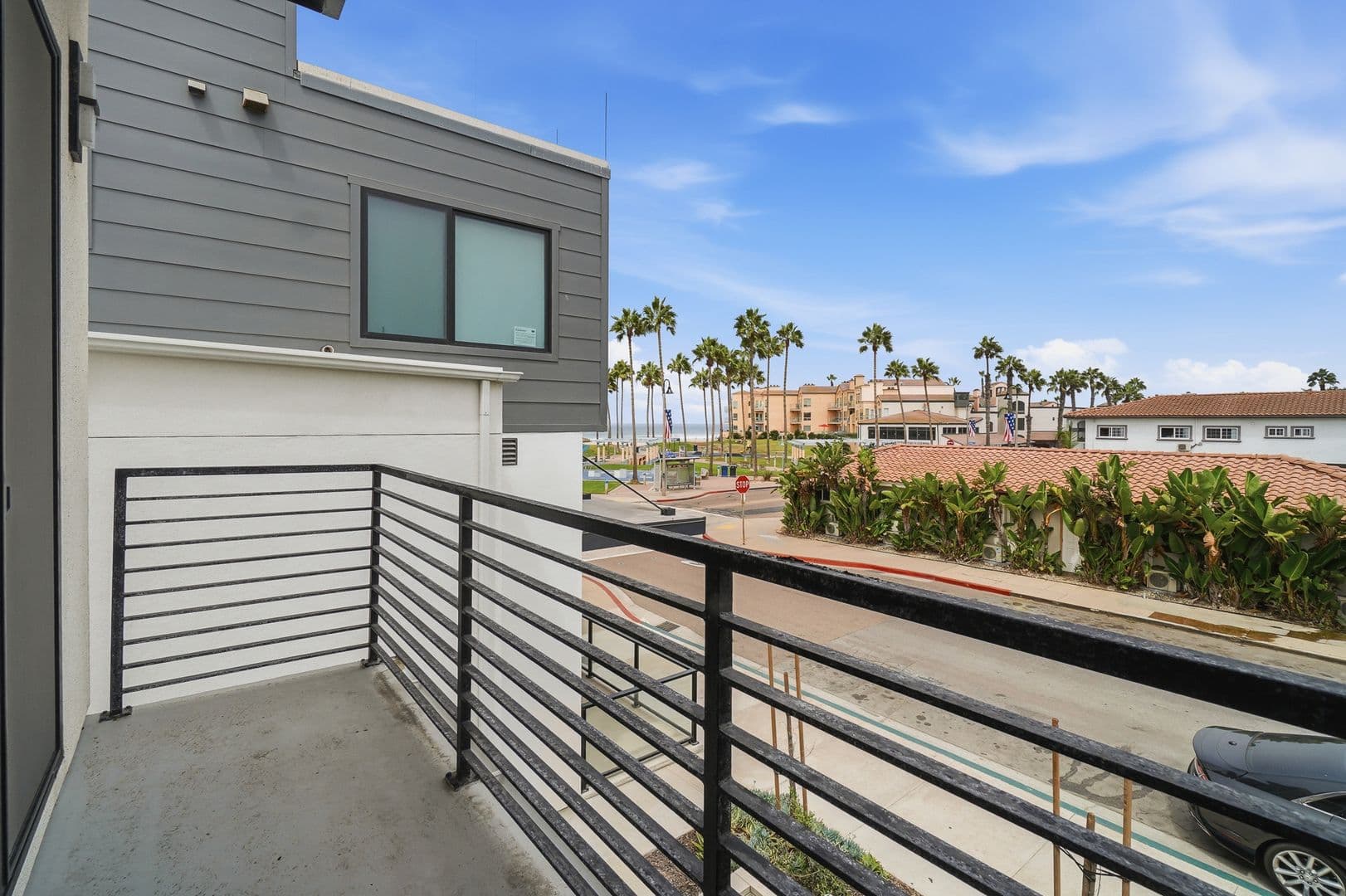 Imperial Beach Apartment: 107-113 Daisy Ave