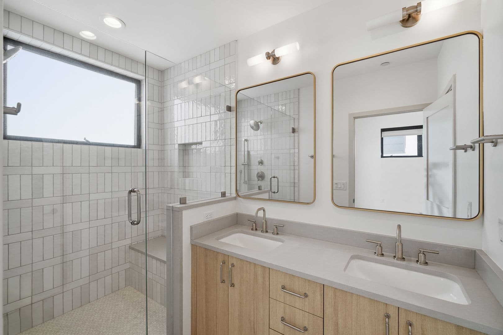 Imperial Beach Apartment: 107-113 Daisy Ave