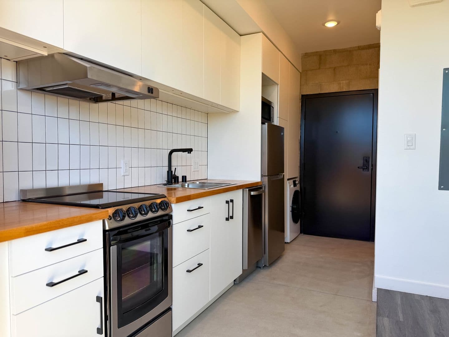 San Diego Apartment: 1520 Tyler Ave