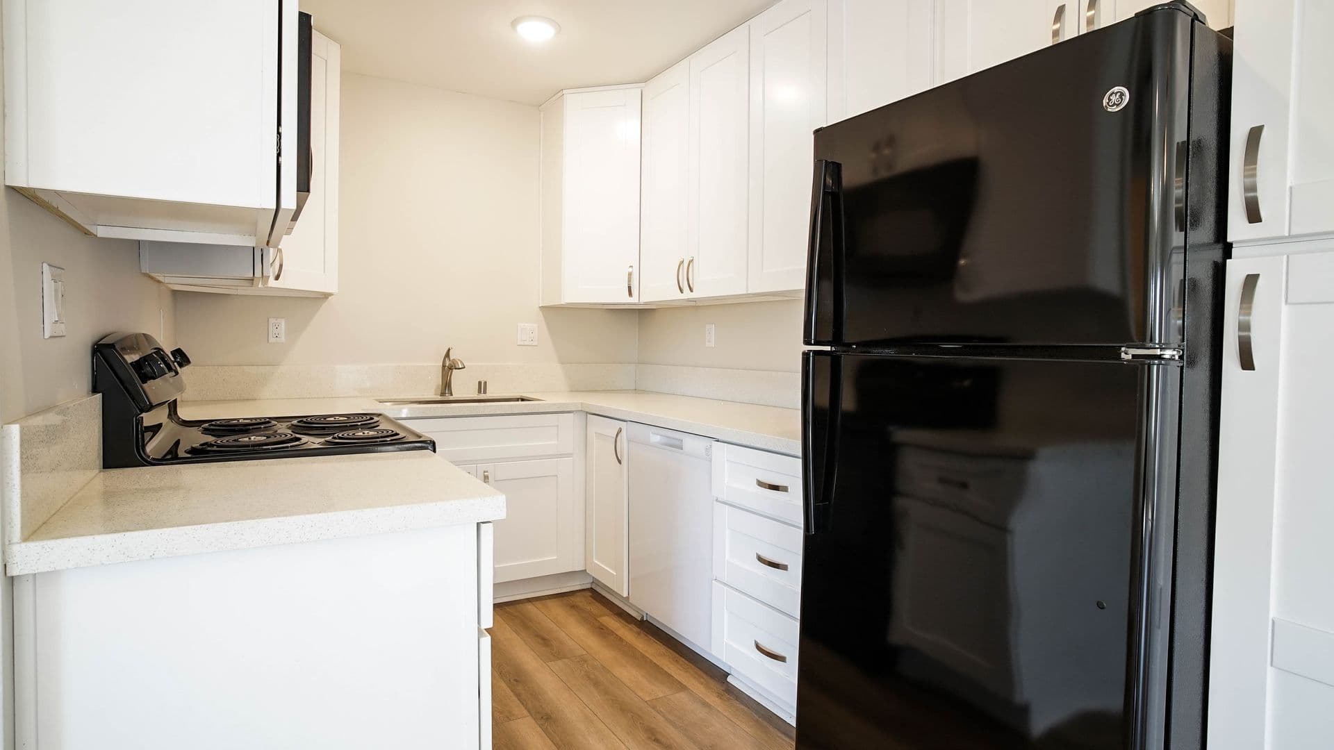 Imperial Beach Apartment: 285 Elder Ave