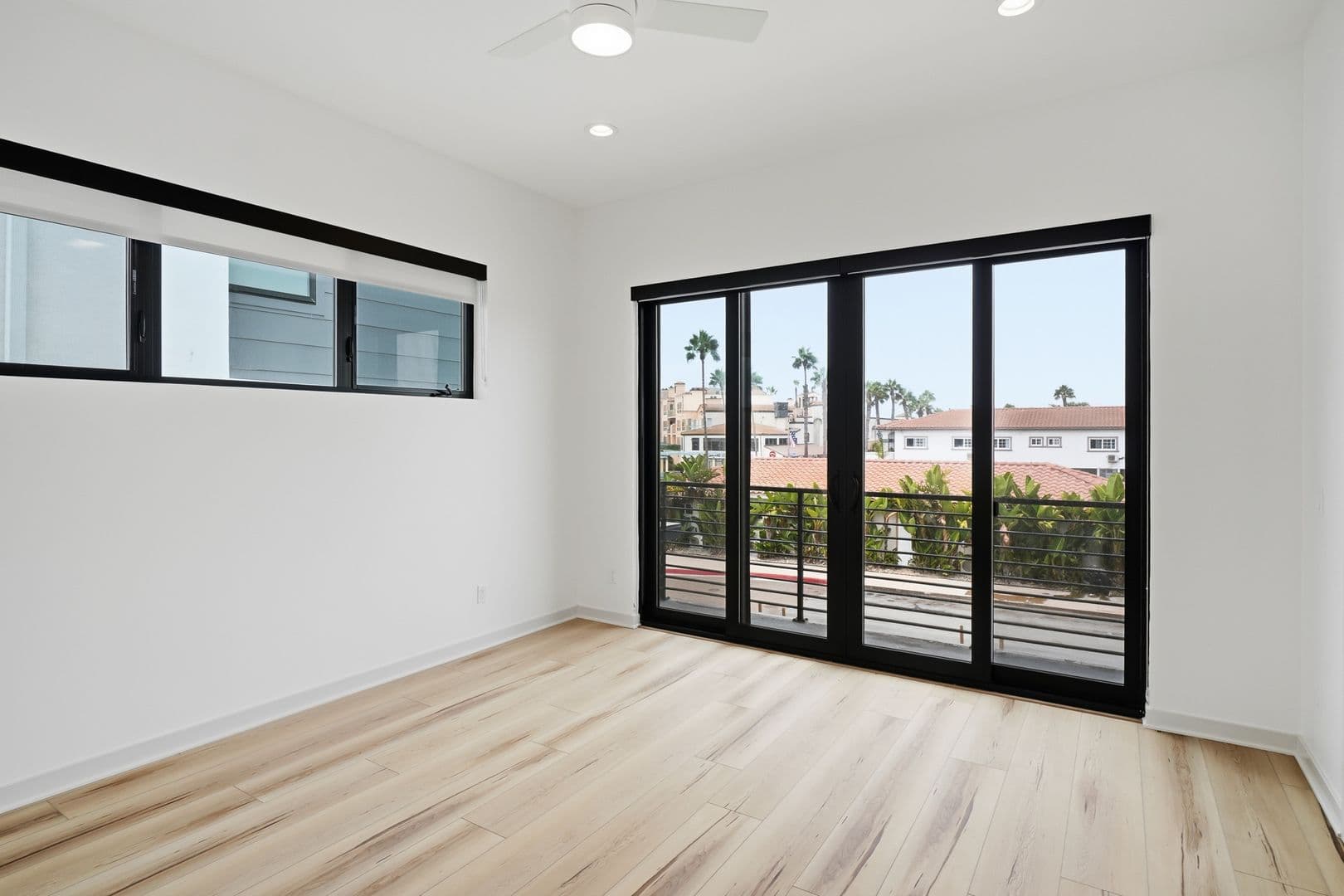 Imperial Beach Apartment: 107-113 Daisy Ave
