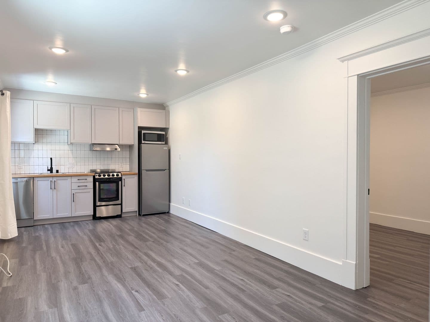San Diego Apartment: 1520 Tyler Ave