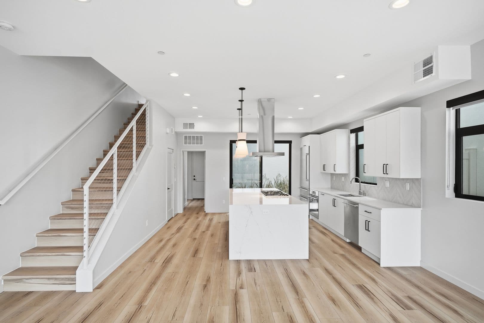 Imperial Beach Apartment: 107-113 Daisy Ave