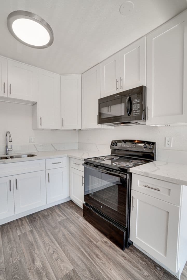 El Cajon Apartment: 1286 N Mollison Ave