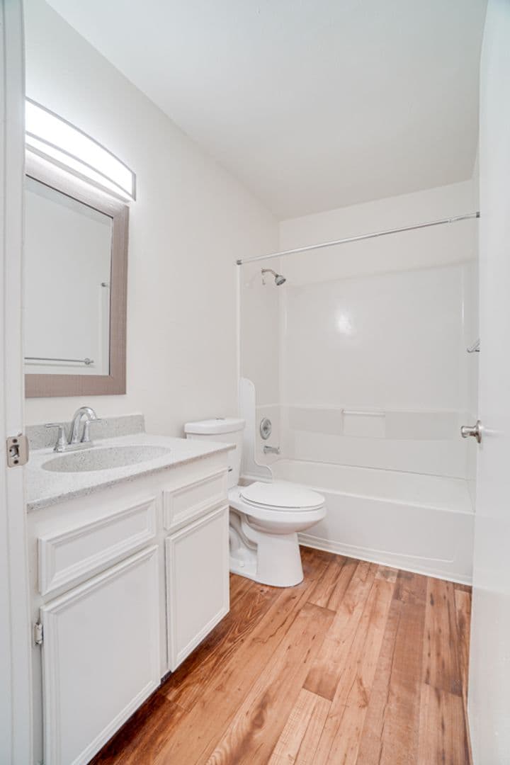 Santee Apartment: 8961 N Magnolia Ave