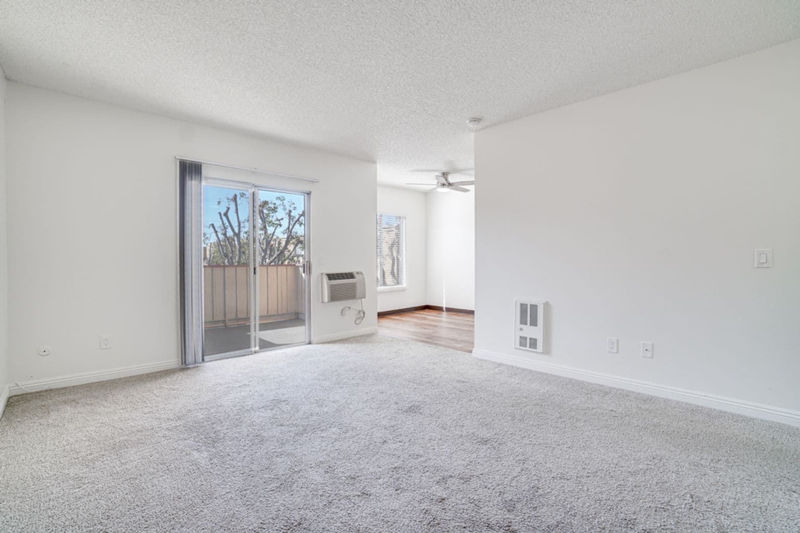Santee Apartment: 8961 N Magnolia Ave