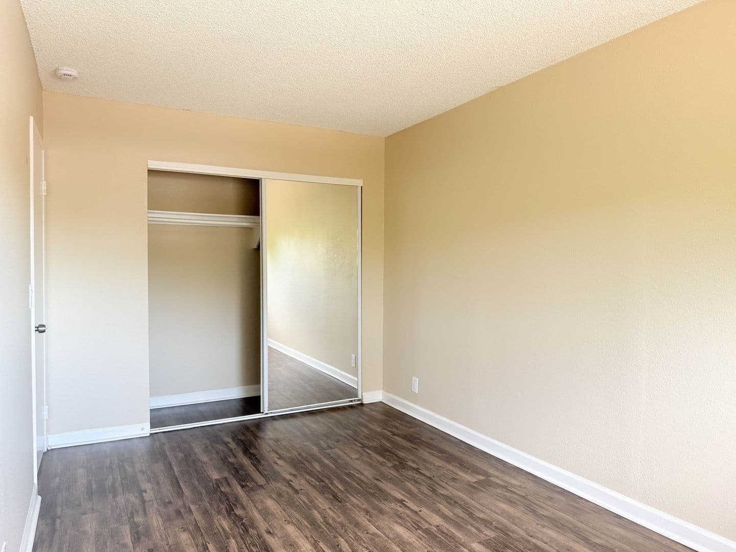 San Diego Apartment: 5460 - 5468 Imperial Ave