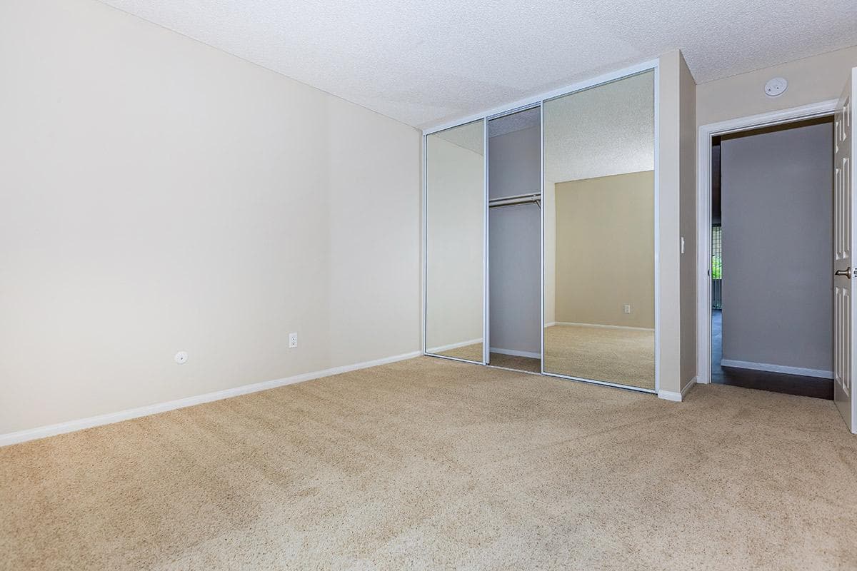 La Mesa Apartment: 5333 Baltimore Dr