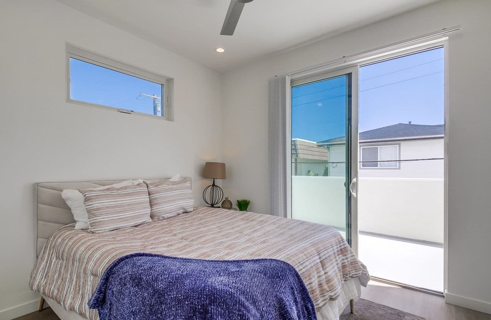 Imperial Beach House: 121 Date Ave