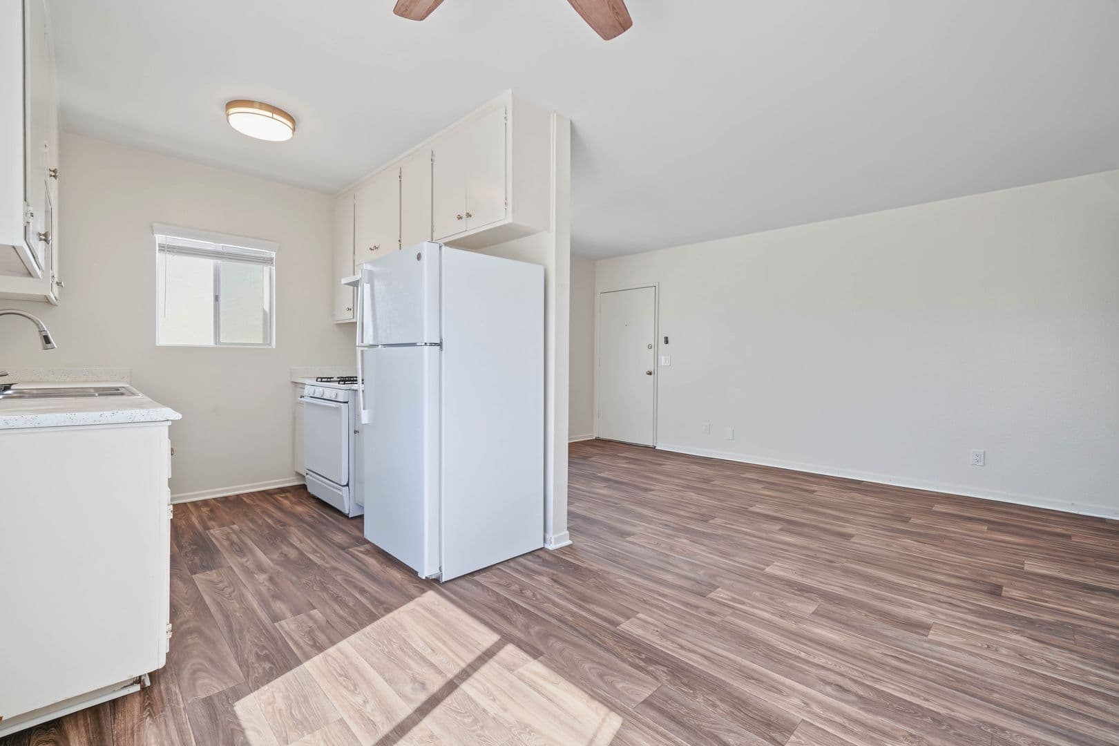 Imperial Beach Apartment: 277 Evergreen Avenue
