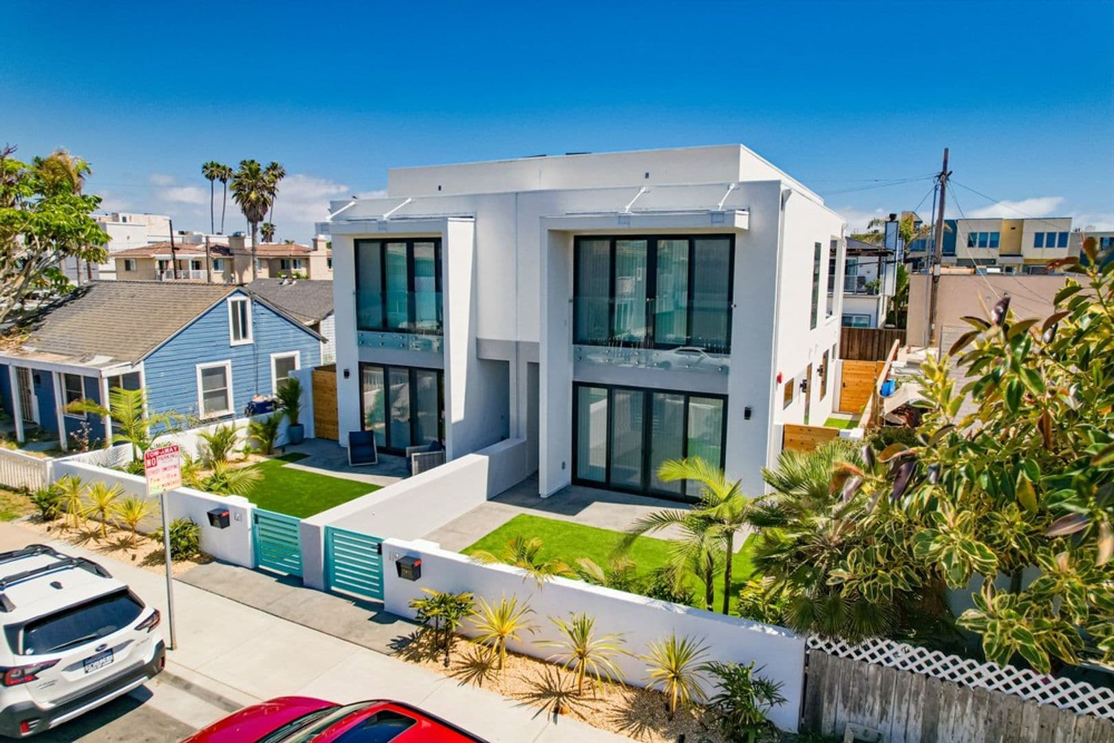 Imperial Beach House: 121 Date Ave