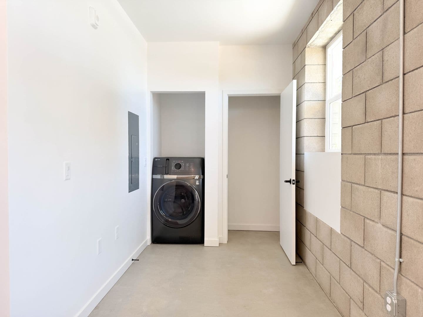 San Diego Apartment: 1520 Tyler Ave