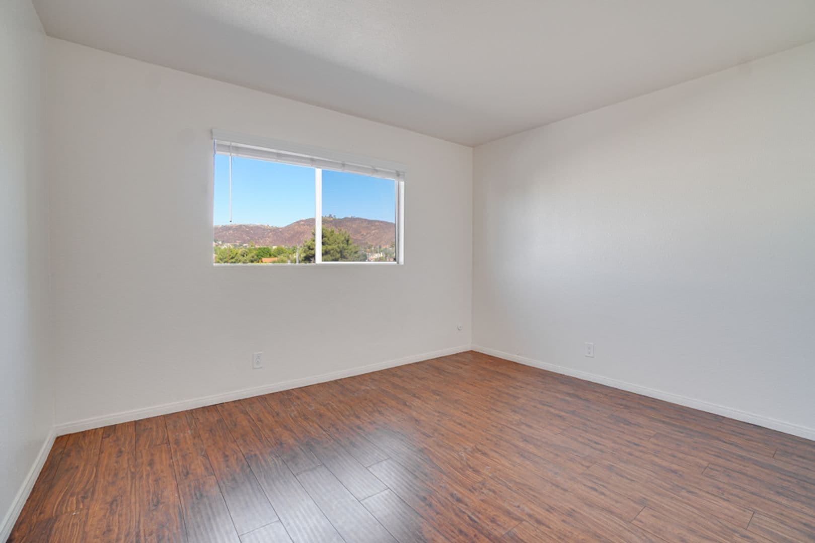 El Cajon Apartment: 1286 N Mollison Ave