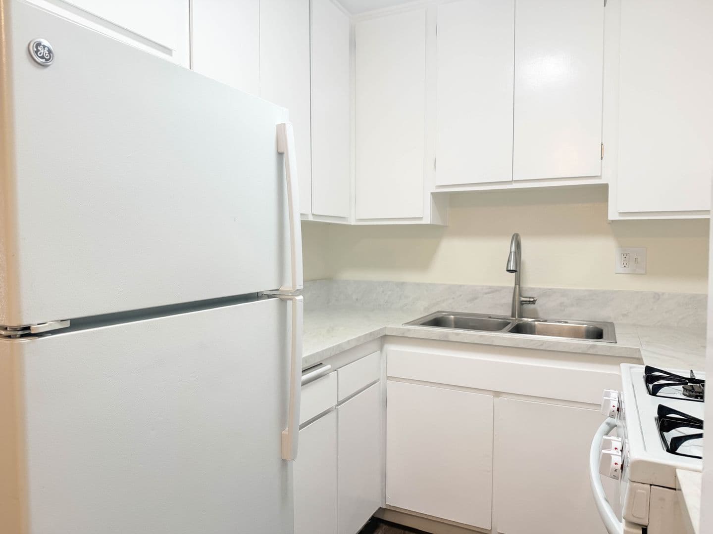 El Cajon Apartment: 573 Emerald Ave
