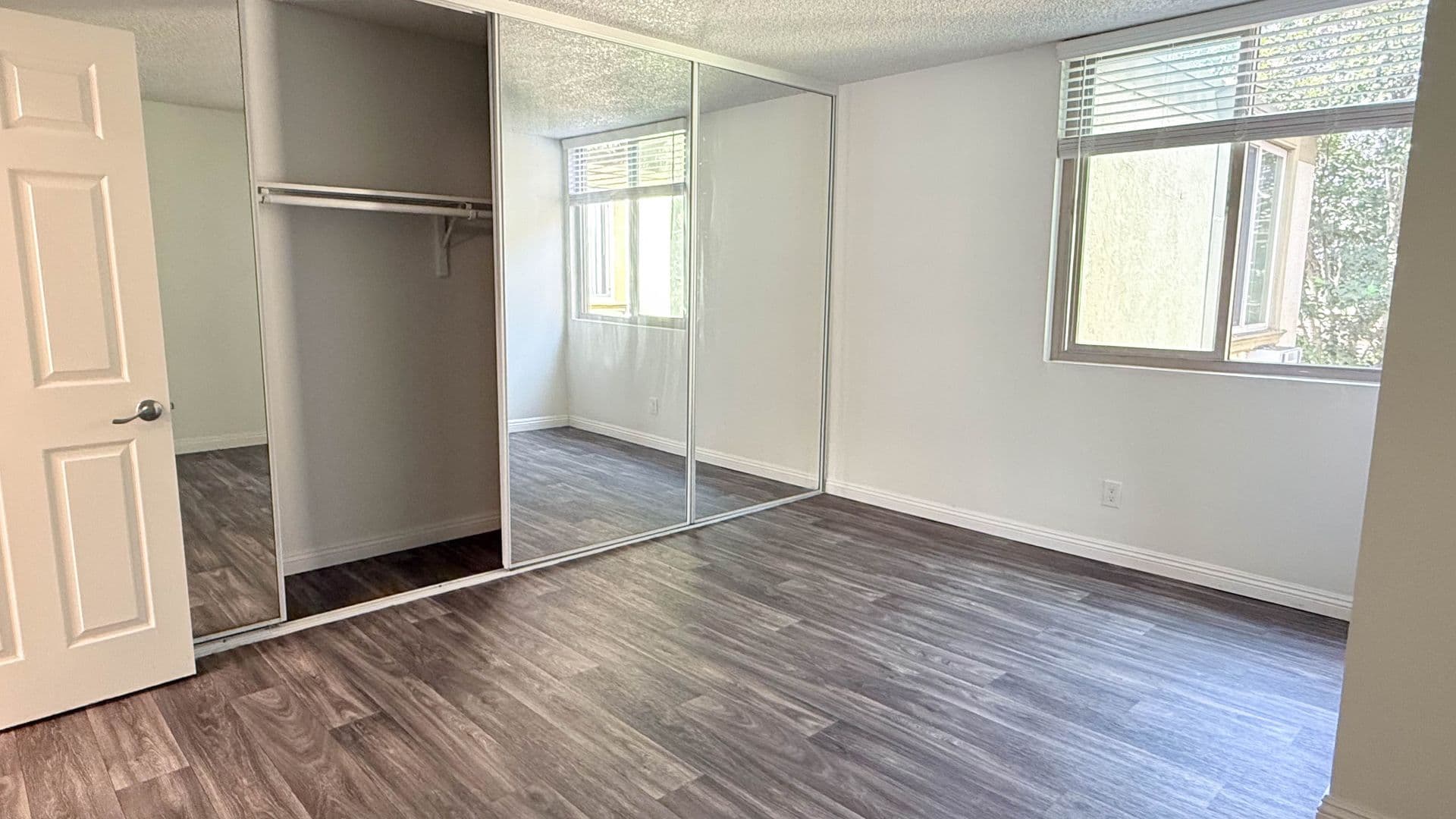 La Mesa Apartment: 5333 Baltimore Dr