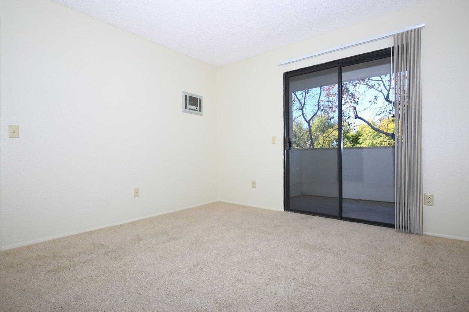 Chula Vista Apartment: 350 3rd Ave