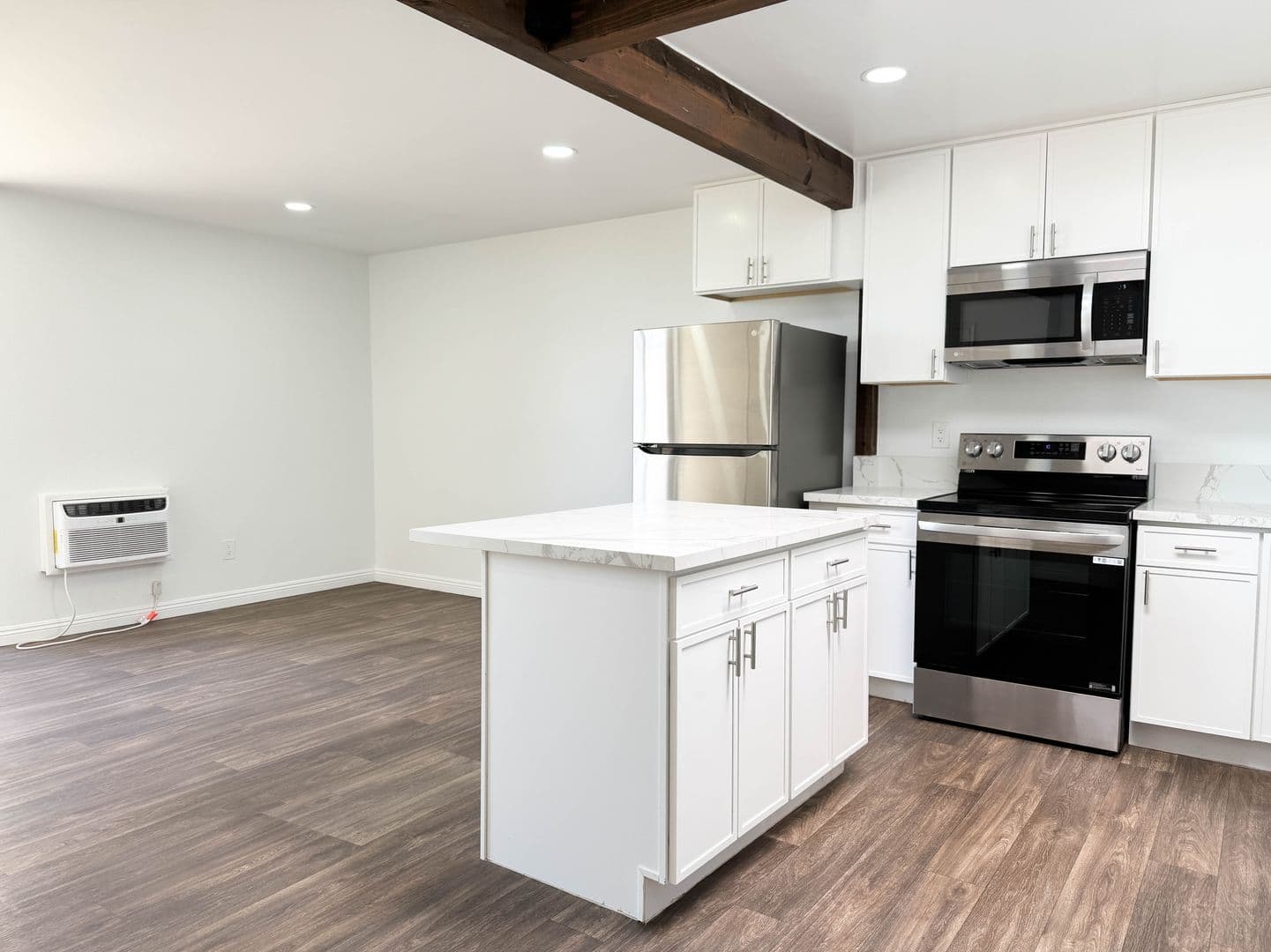 La Mesa Apartment: 5333 Baltimore Dr